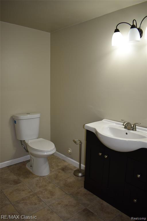 7901 Lawrence, West Bloomfield, MI — Photo 34