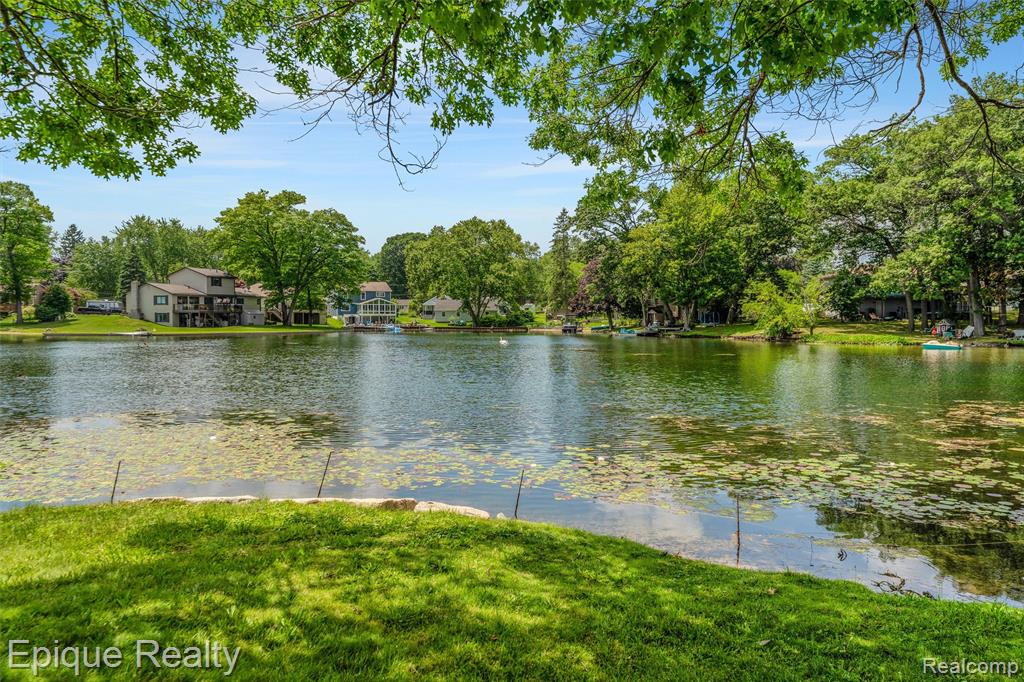 800 Kimberly, Lake Orion, MI 48362 — Photo 32