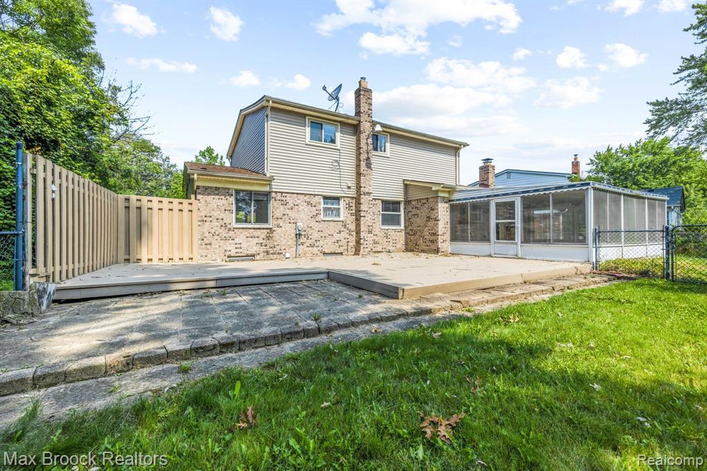 5718 Marble Drive, Troy, MI 48085 — Photo 24
