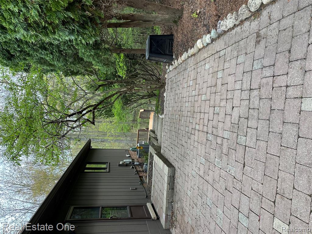 4757 Hardwoods Drive, West Bloomfield, MI 48323 — Photo 12