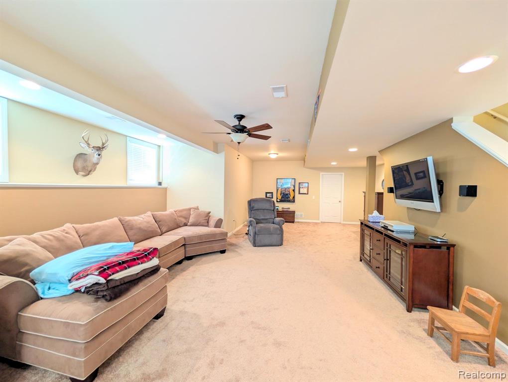 5441 Meadow Creek Court, Flint, MI 48532 — Photo 41