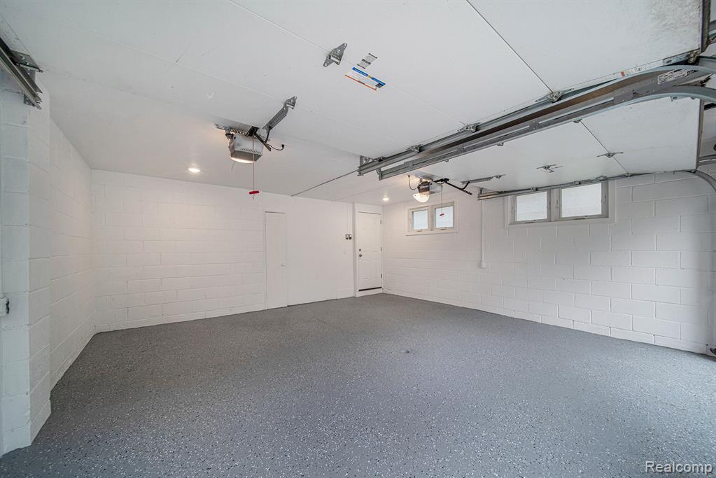 7175 Richardson Road, West Bloomfield, MI 48323 — Photo 33
