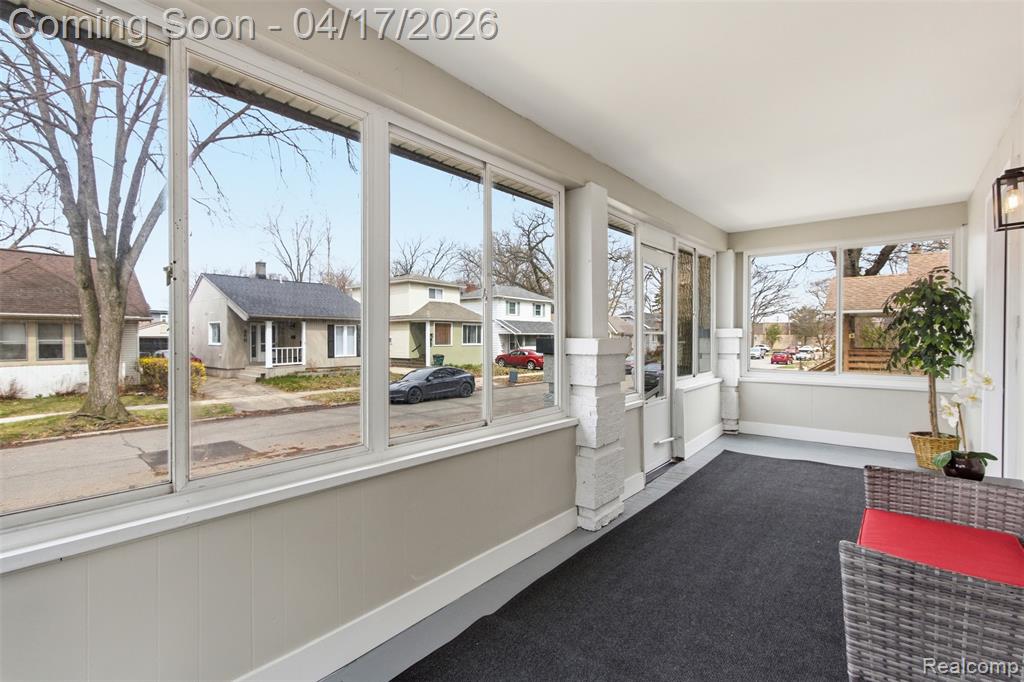 560 E Drayton Street, Ferndale, MI 48220 — Photo 3