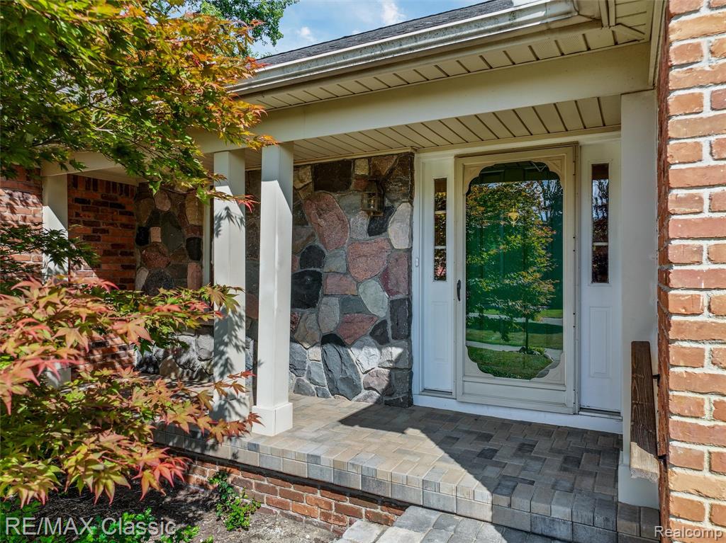 4150 Heatherwood Drive, Commerce Twp, MI 48382 — Photo 8