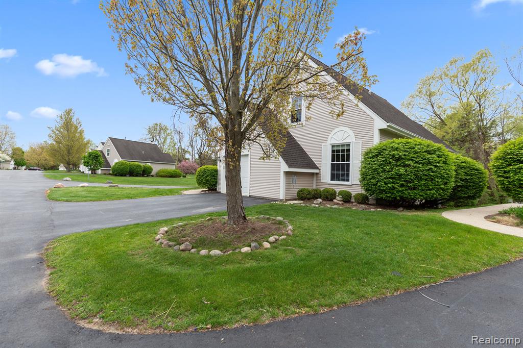 1667 GOLDEN Lane, Ypsilanti, MI 48198 — Photo 28
