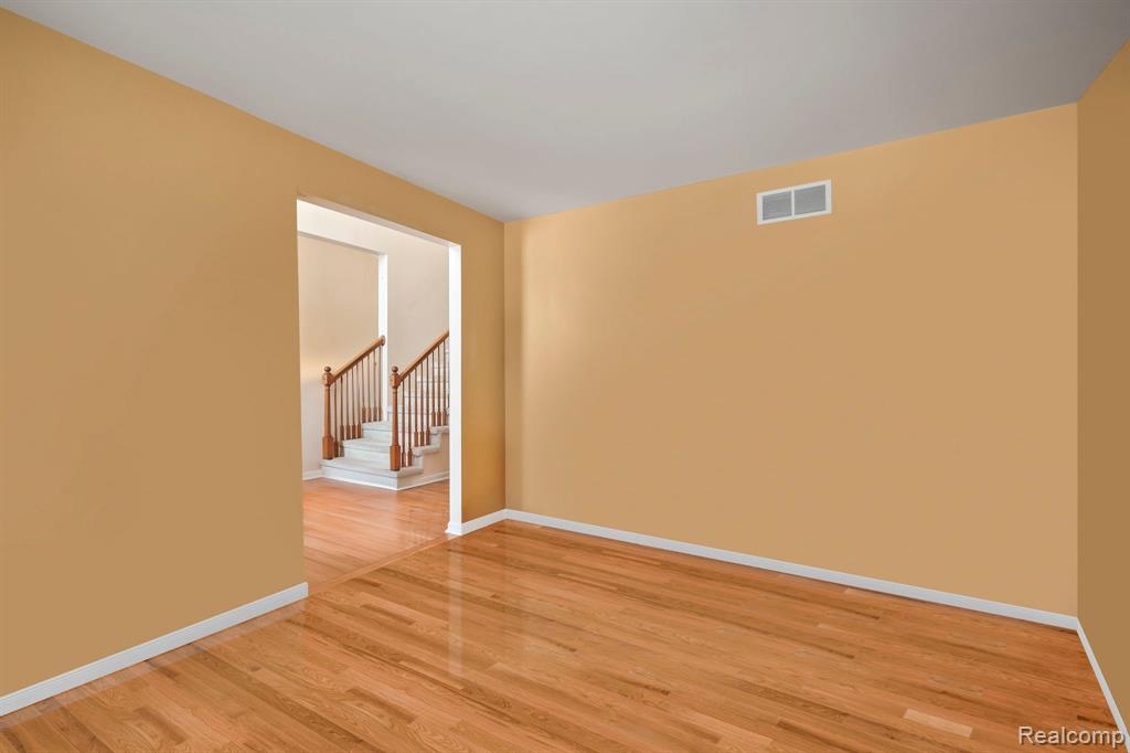 7850 TIMBERLANE Trail, West Bloomfield, MI 48323 — Photo 13