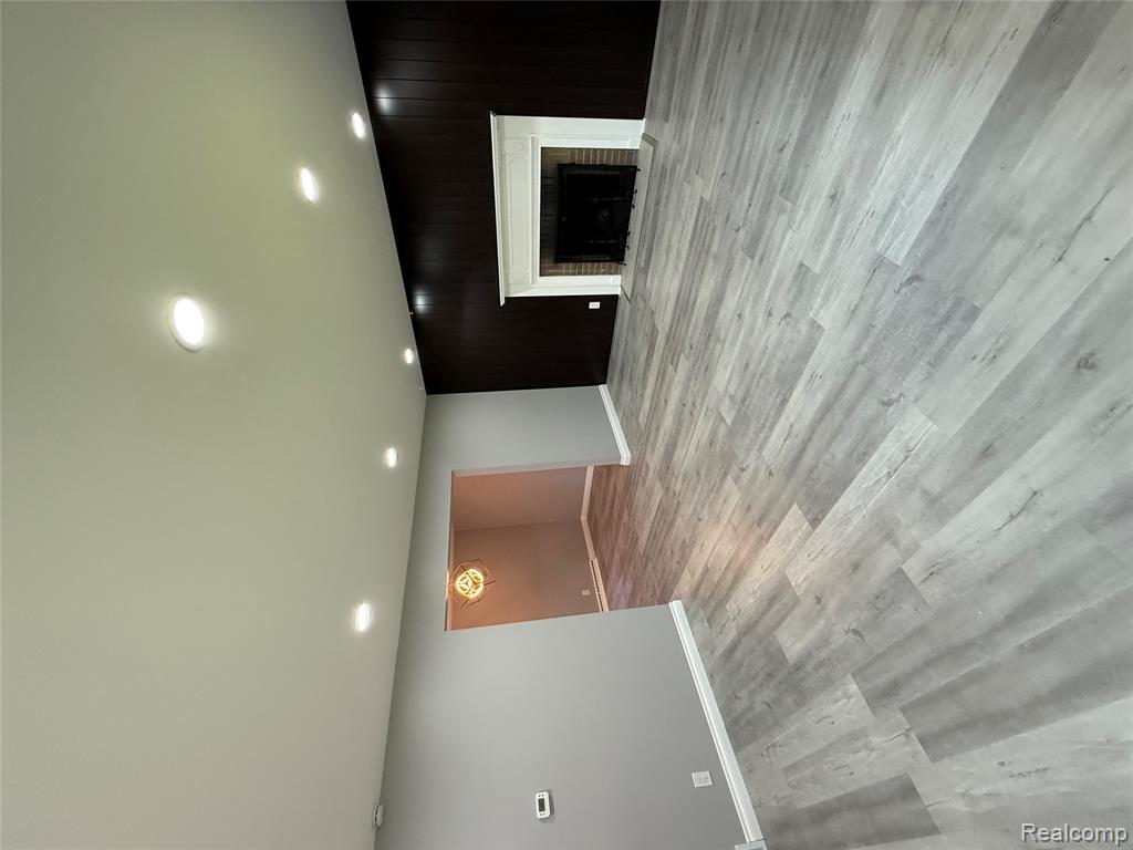 3306 Burlington Drive, Saginaw, MI 48601 — Photo 9