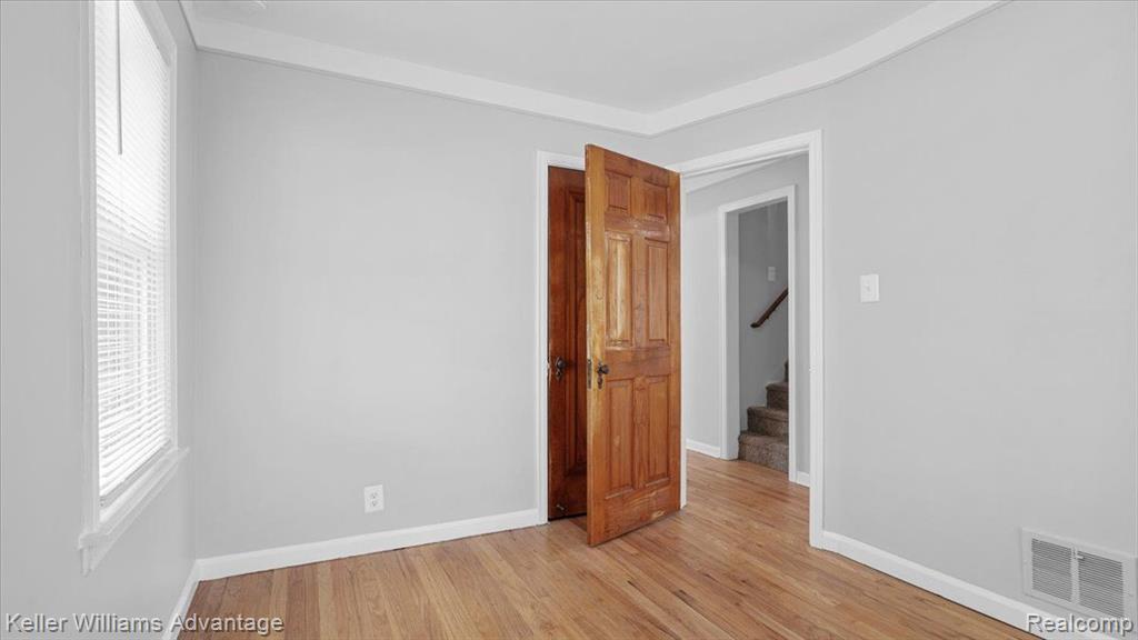 838 SAINT JOHNS Street, Wyandotte, MI 48192 — Photo 15