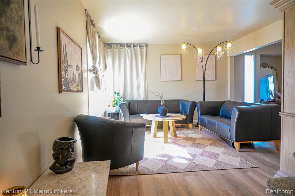 433 Dutch Mill Drive, Flushing, MI 48433 — Photo 13