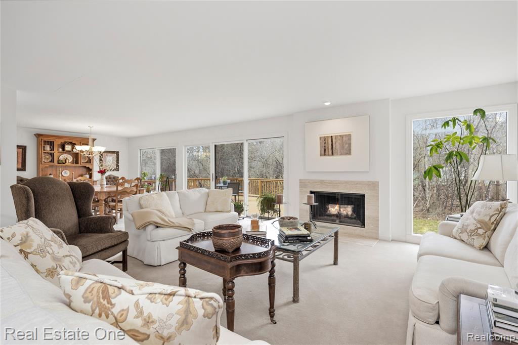 7026 Daventry Woods Drive, West Bloomfield, MI — Photo 11