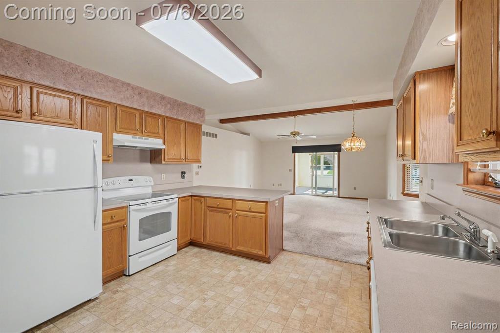 4392 Springbrook Drive, Swartz Creek, MI 48473 — Photo 8
