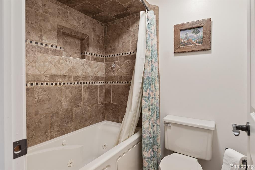 4325 Heatherstone Drive, Waterford, MI 48329 — Photo 26