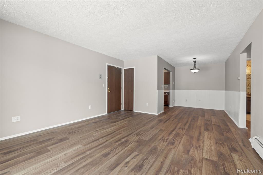 4909 Crooks Road, D6, Royal Oak, MI 48073 — Photo 5