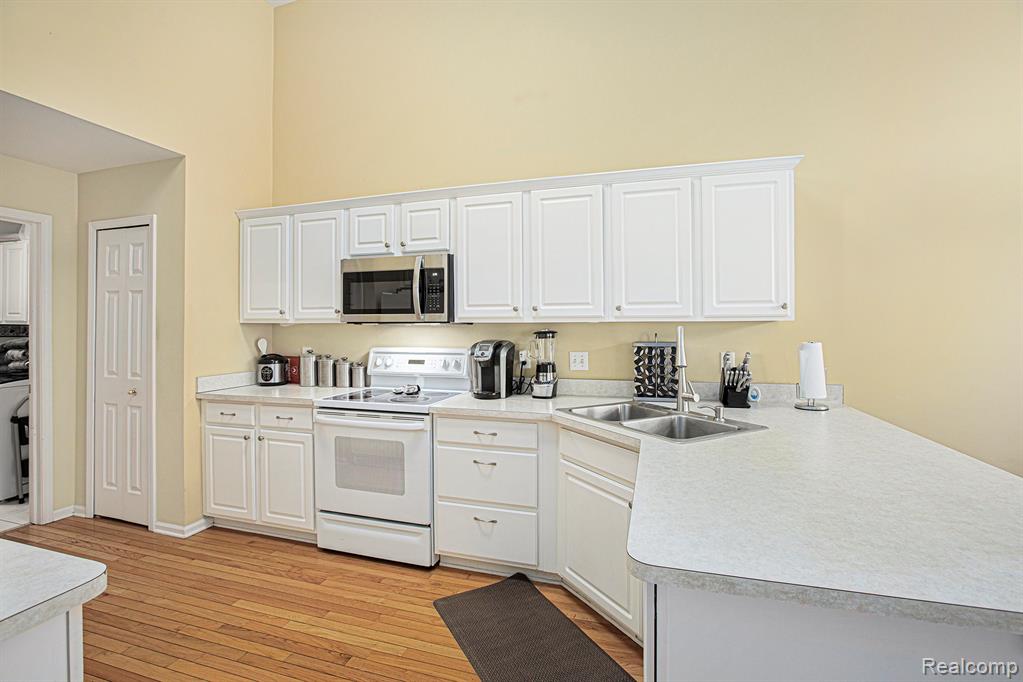 46501 Killarney Circle S, Canton, MI 48188 — Photo 11