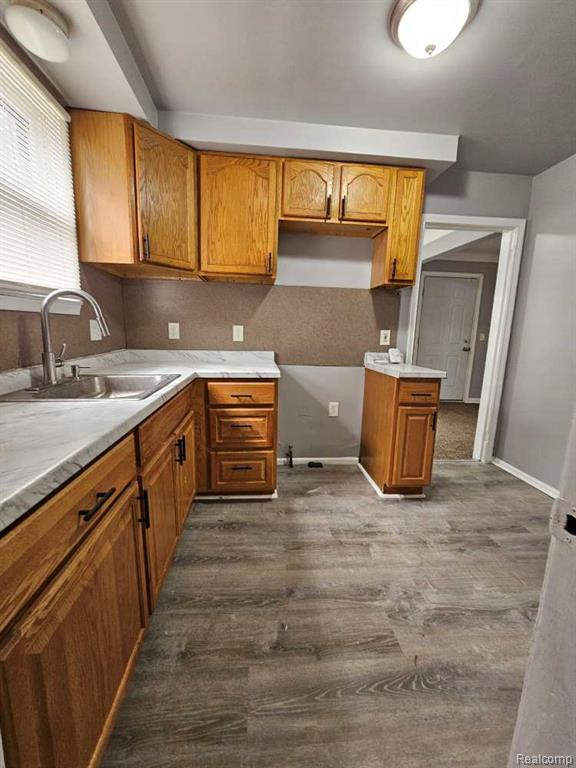 8442 Warwick Street, Detroit, MI 48228 — Photo 24