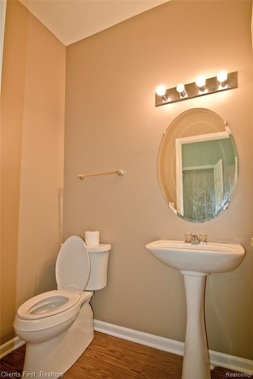 8543 Barrington Drive, Ypsilanti, MI 48198 — Photo 23