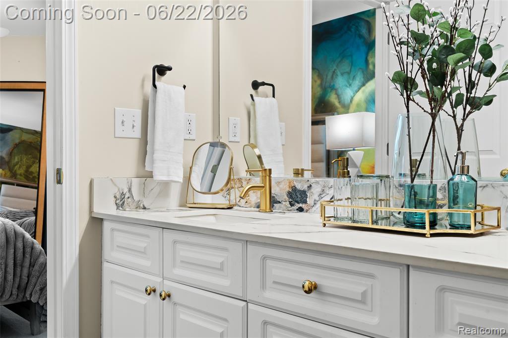 11 N Squirrel Road, Auburn Hills, MI 48326 — Photo 48
