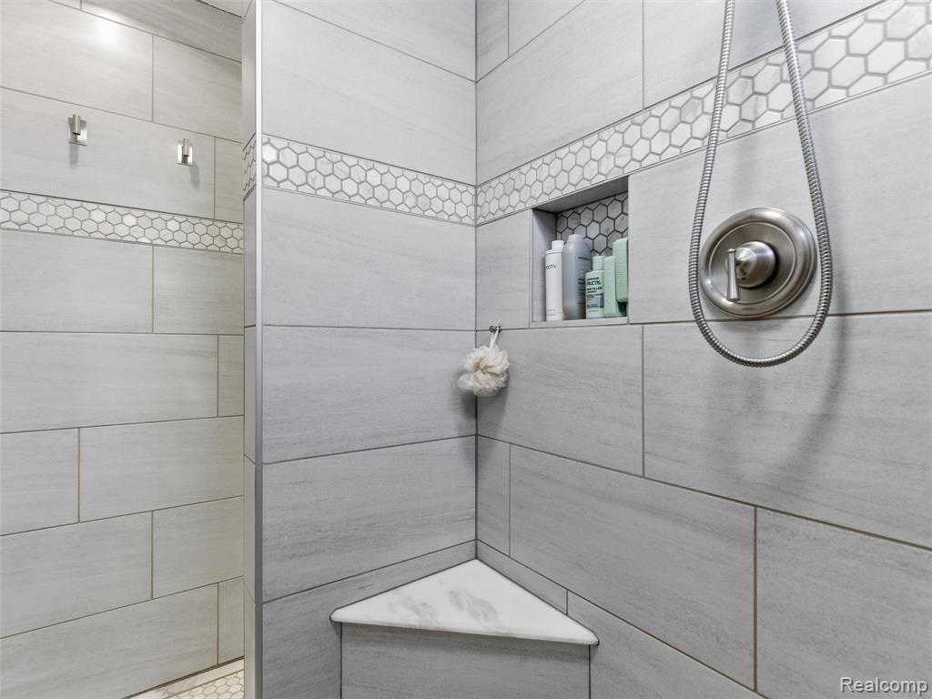 3973 Silver Valley Drive, Lake Orion, MI — Photo 18