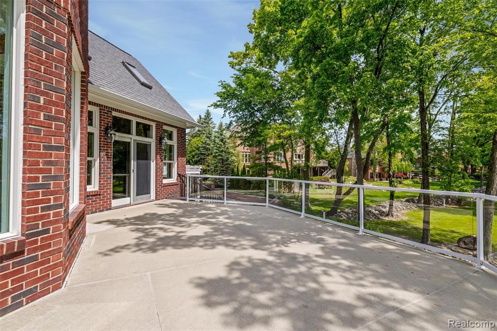 7432 Foxburg Court, Clarkston, MI 48348 — Photo 13