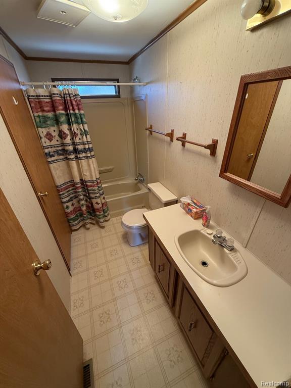 3028 E Bay Drive, Fenton, MI 48430 — Photo 13