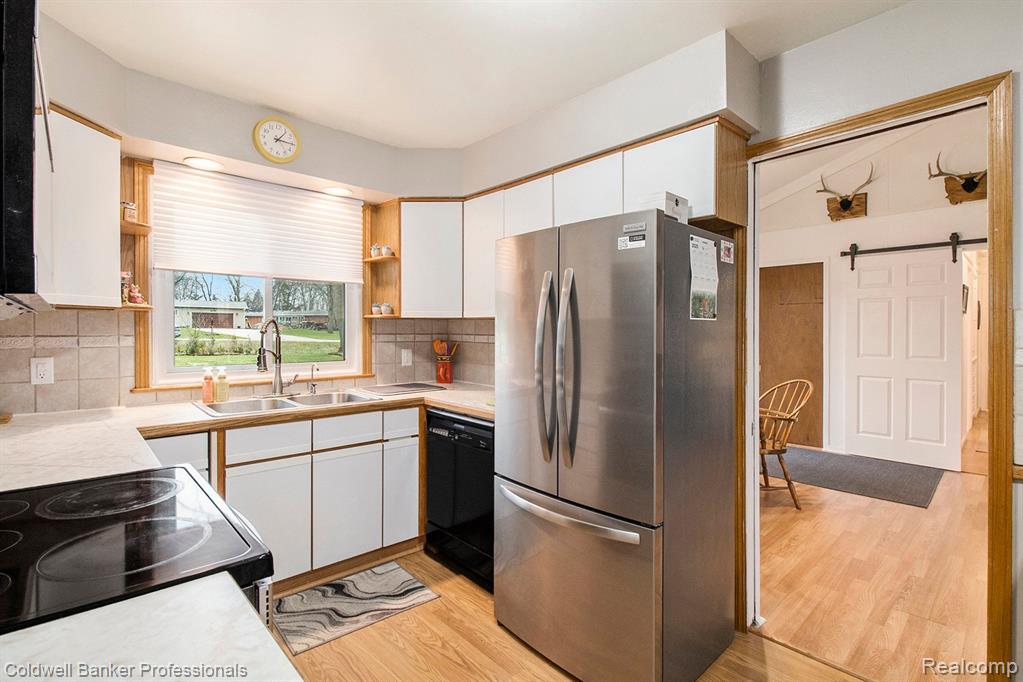 4473 CEDARDALE Lane, Flushing, MI 48433 — Photo 11