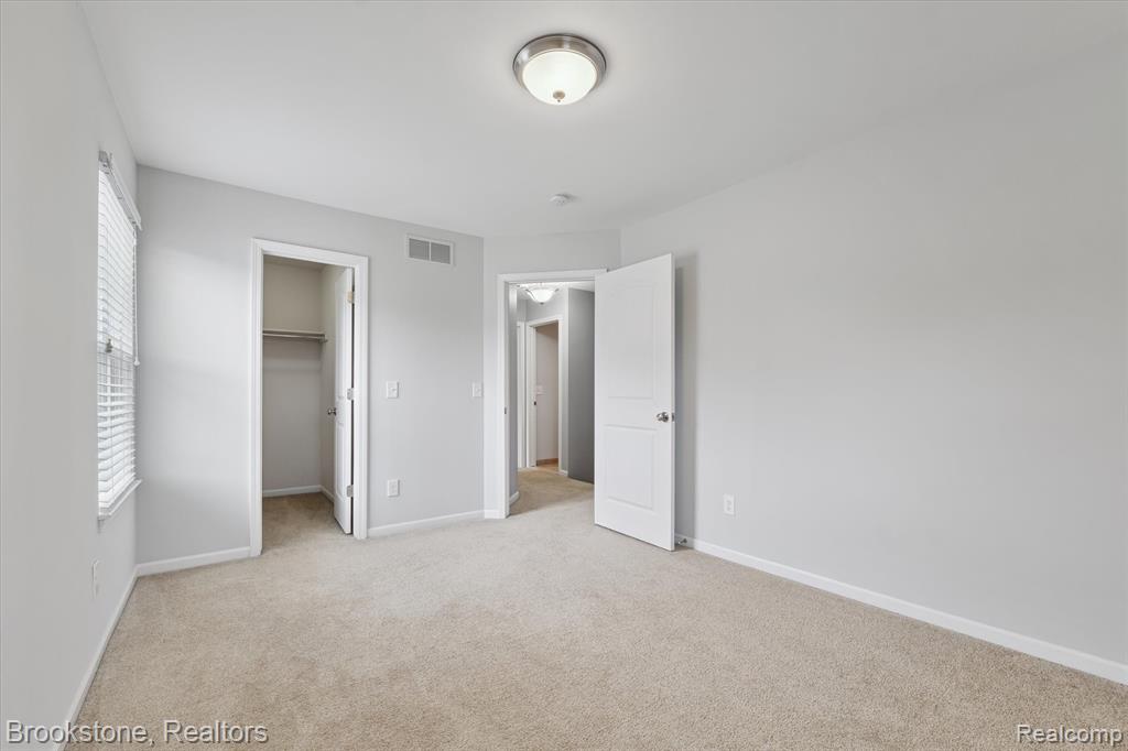 7422 S Village Drive, Clarkston, MI — Photo 37
