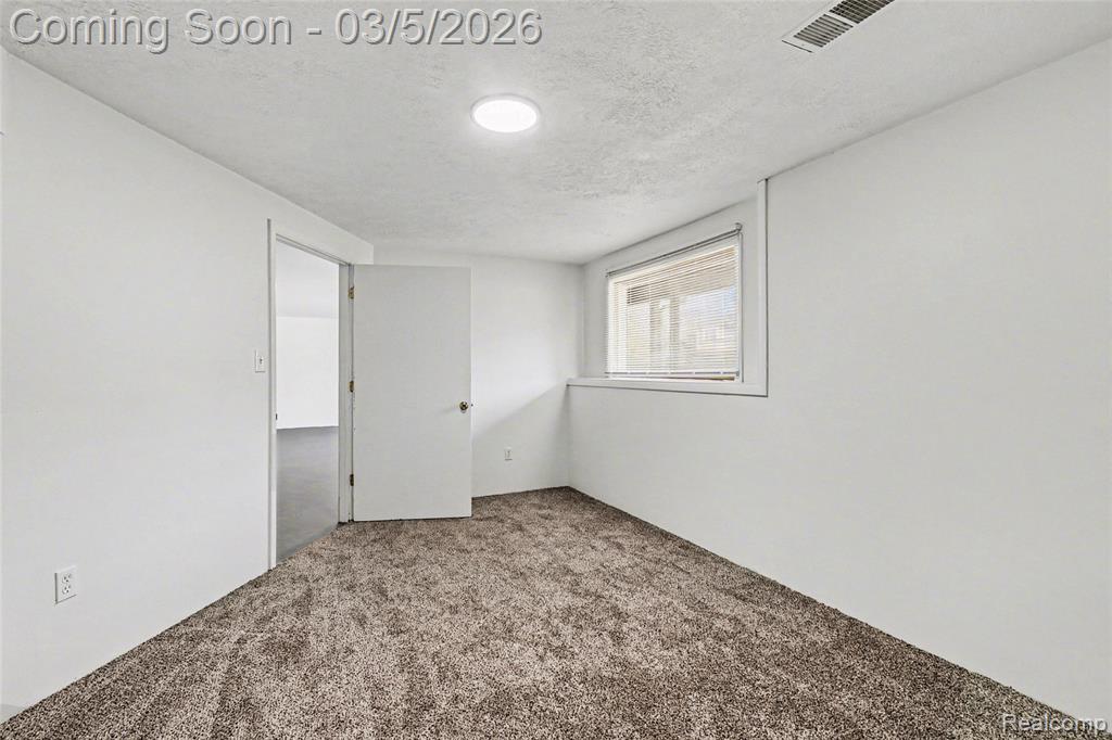 9343 Parkview Circle, Grand Blanc, MI 48439 — Photo 17