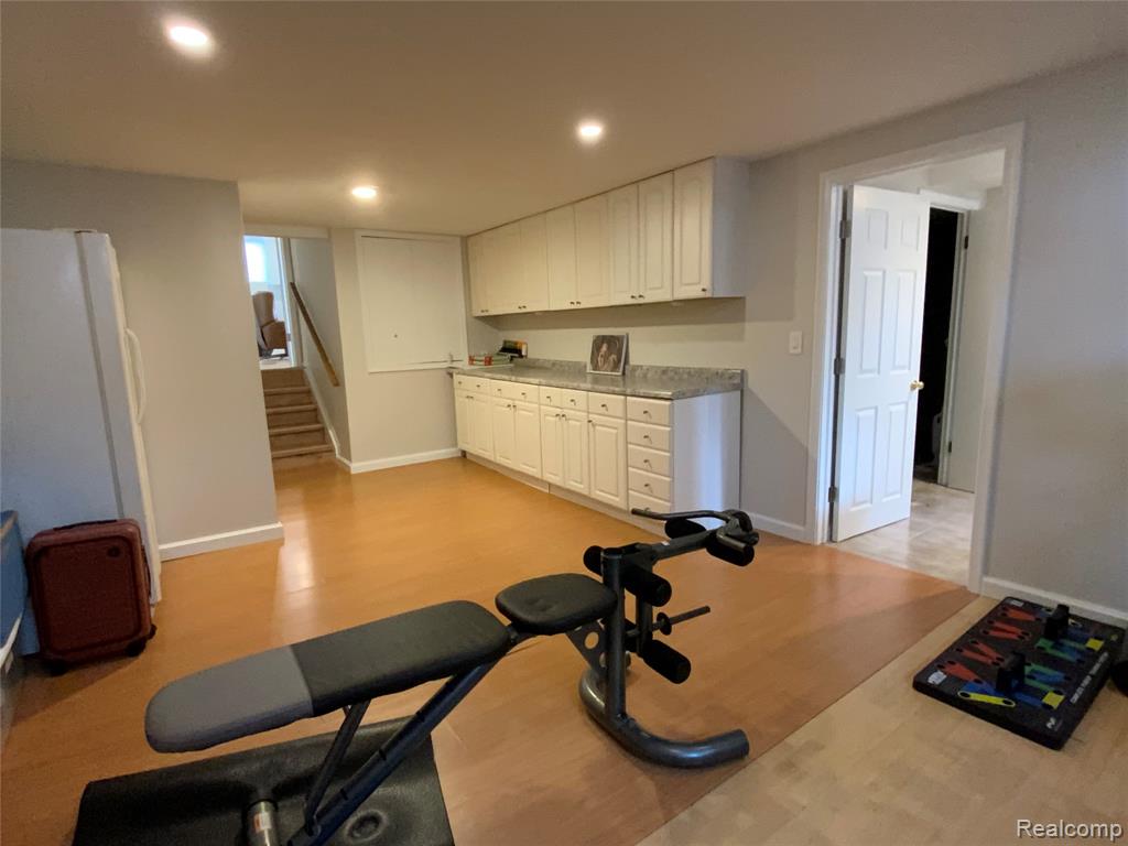 6749 Little Creek Drive, Troy, MI 48085 — Photo 35