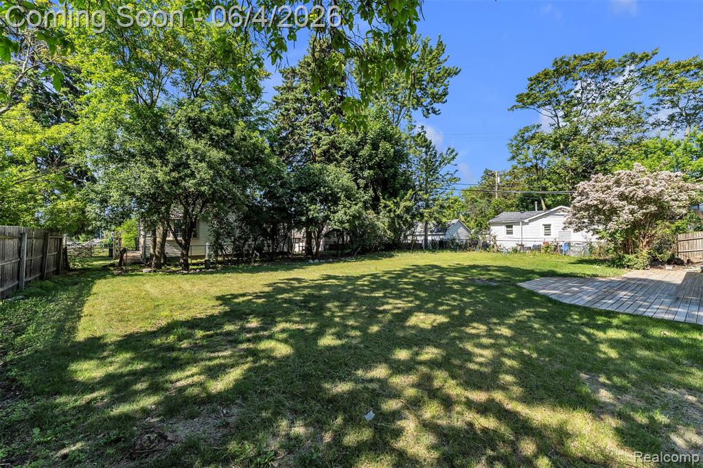 2890 Beland Avenue, Keego Harbor, MI 48320 — Photo 40