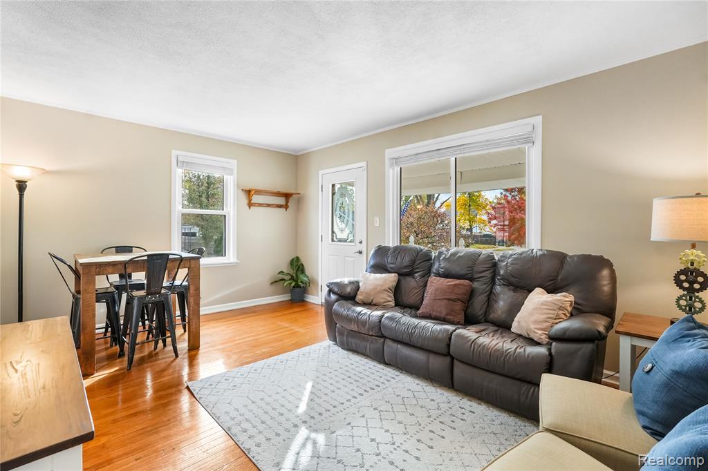 445 Linden Avenue, Royal Oak, MI 48073 — Photo 11