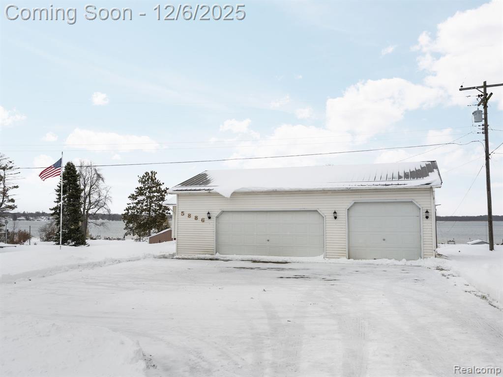 5886 S Green Avenue, Fremont, MI 49412 — Photo 2