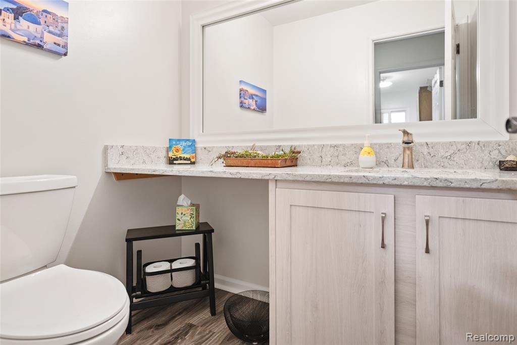 4325 Heatherstone Drive, Waterford, MI 48329 — Photo 18