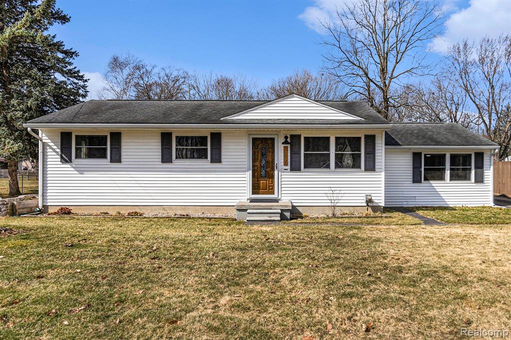 4230 BRISTOLWOOD Drive, Flint, MI 48507 — front exterior