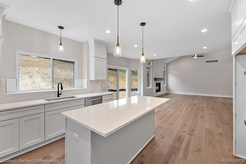 8257 STONEY CREEK Drive, South Lyon, MI 48178 — Photo 21