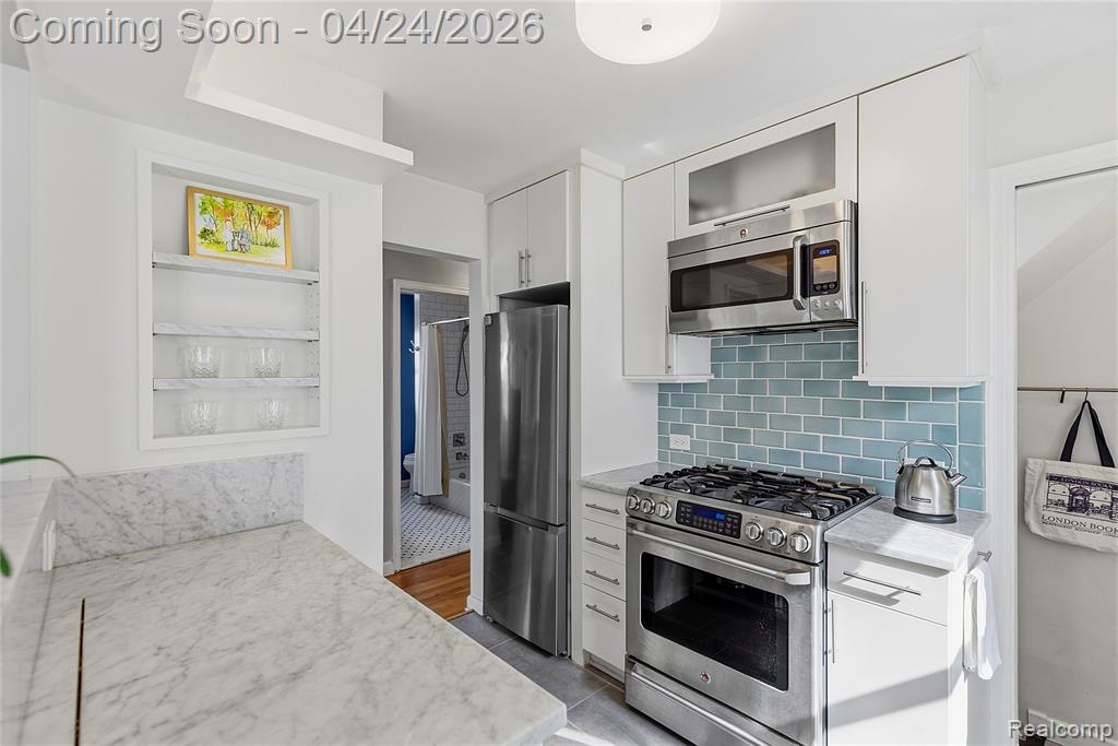 8570 Troy Street, Oak Park, MI 48237 — Photo 7