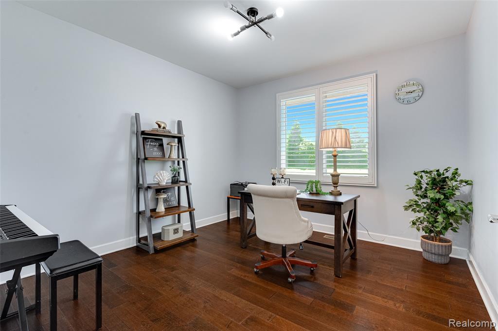 47576 VALENCIA Circle, Novi, MI — Photo 24