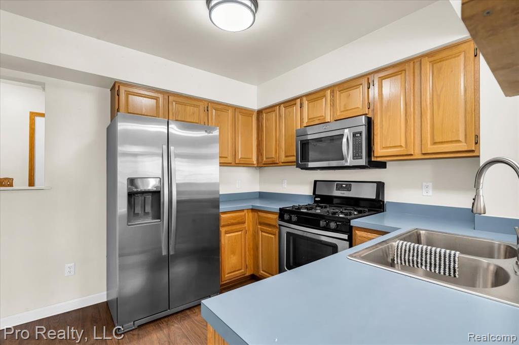 4000 Hunters Circle E, 137, Canton, MI 48188 — Photo 20