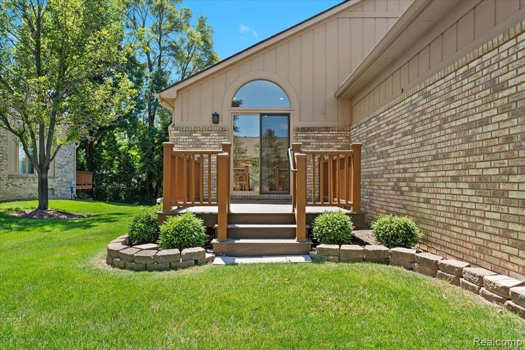 35535 LONE PINE Lane, Farmington Hills, MI 48335 — Photo 3