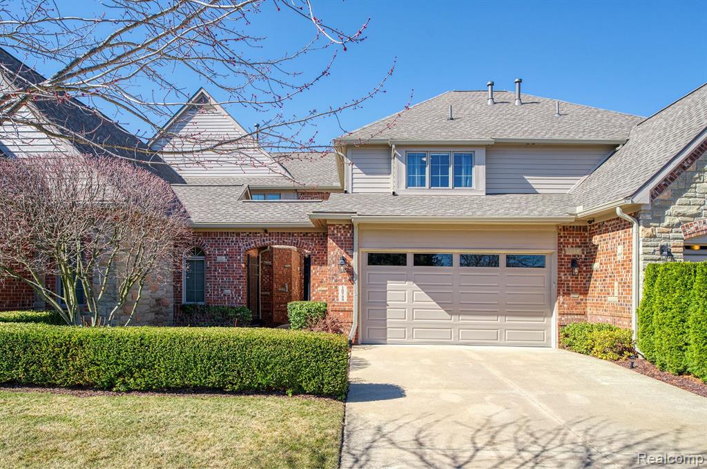 10725 WATERFALL, South Lyon, MI 48178 — Photo 2
