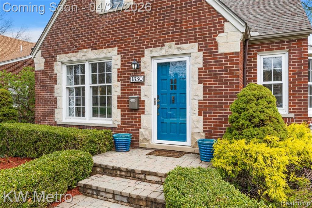 1830 Stanhope Street, Grosse Pointe Woods, MI 48236 — Photo 4