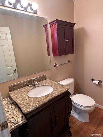 4038 WORTHINGTON Drive, Troy, MI 48085 — Photo 9