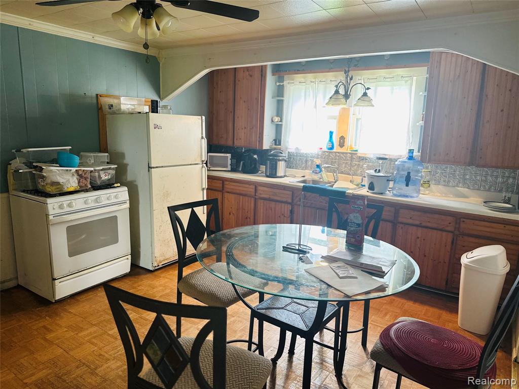 2021 E Bombay Road, Midland, MI 48642 — Photo 6
