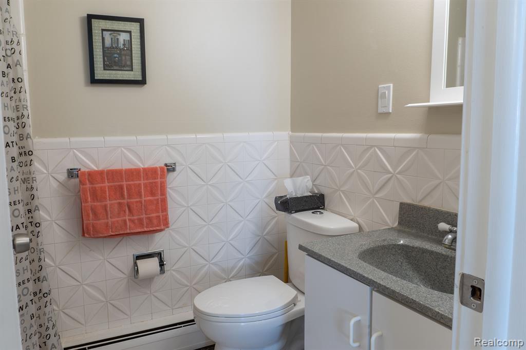 1205 ISLAND Drive, 201, Ann Arbor, MI 48105 — Photo 17