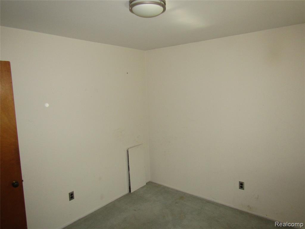 8160 Fenton, Dearborn Heights, MI 48127 — Photo 19