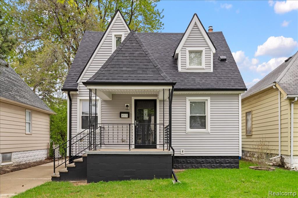 612 W Brockton Avenue, Madison Heights, MI 48071 — front exterior