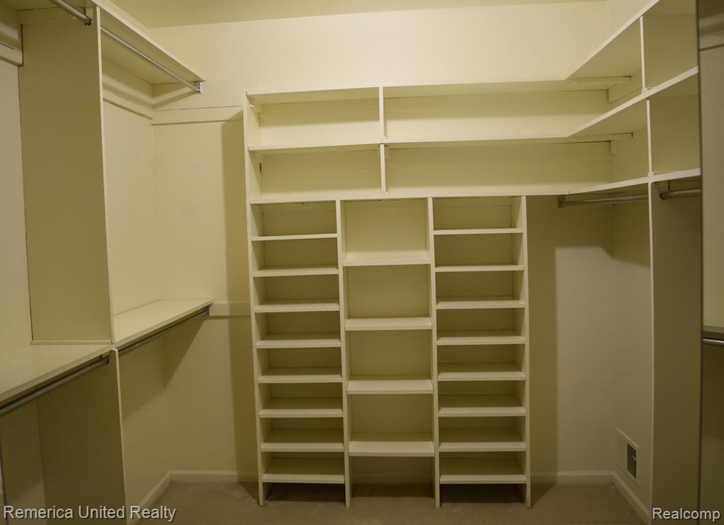 37786 Siena Drive, Farmington Hills, MI 48331 — Photo 12
