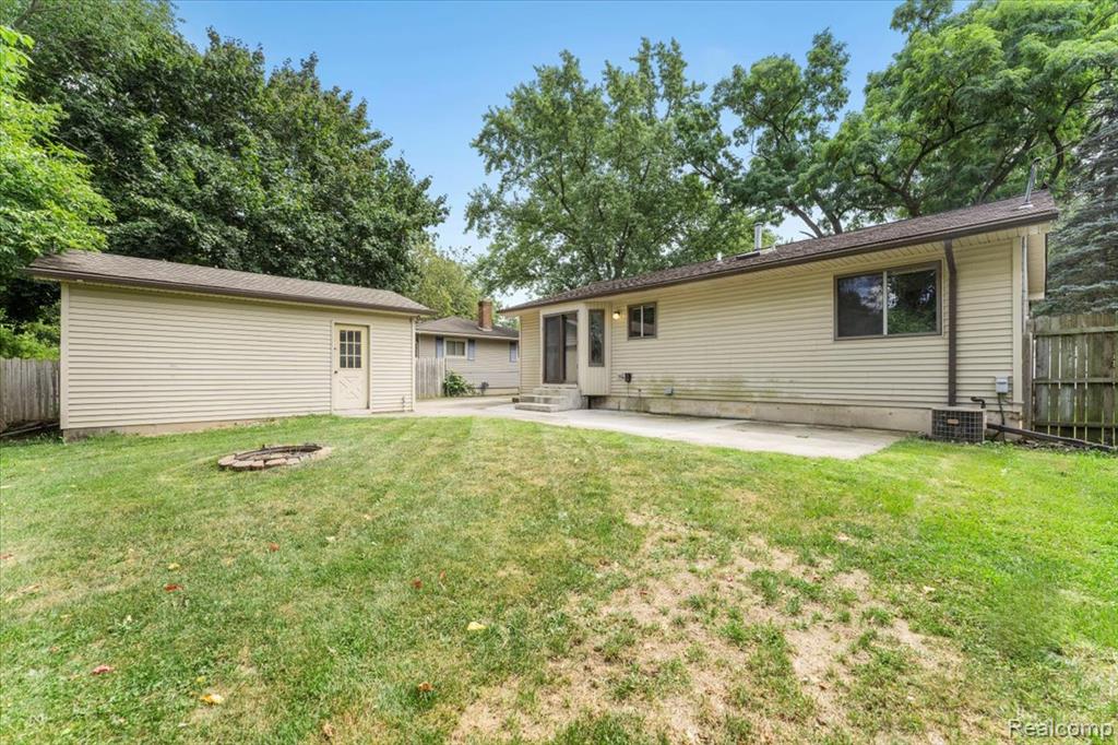 9160 Maplewood Drive, White Lake, MI — Photo 24