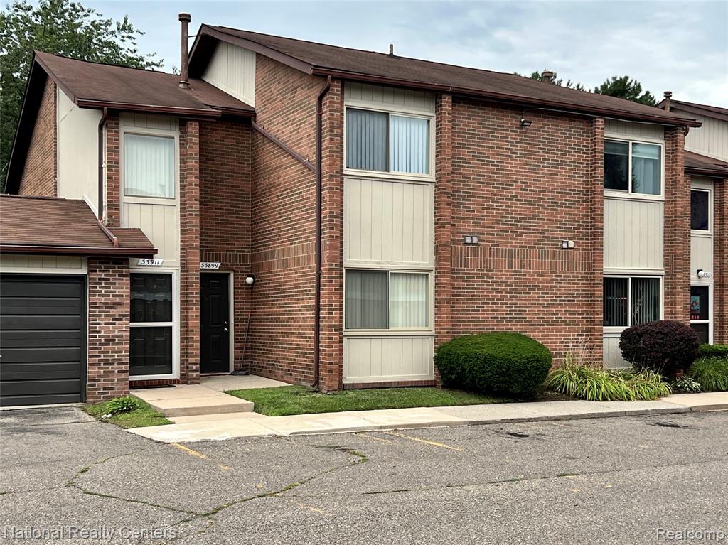 33911 Pondview Circle, Livonia, MI 48152 — Photo 2