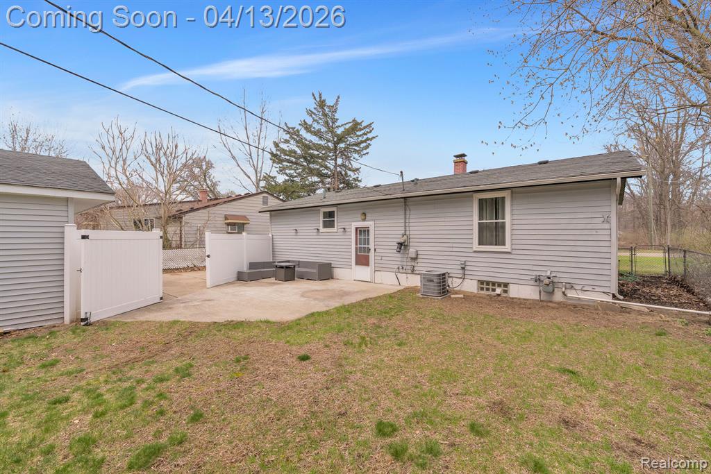 35815 Cypress Street, Romulus, MI 48174 — Photo 11