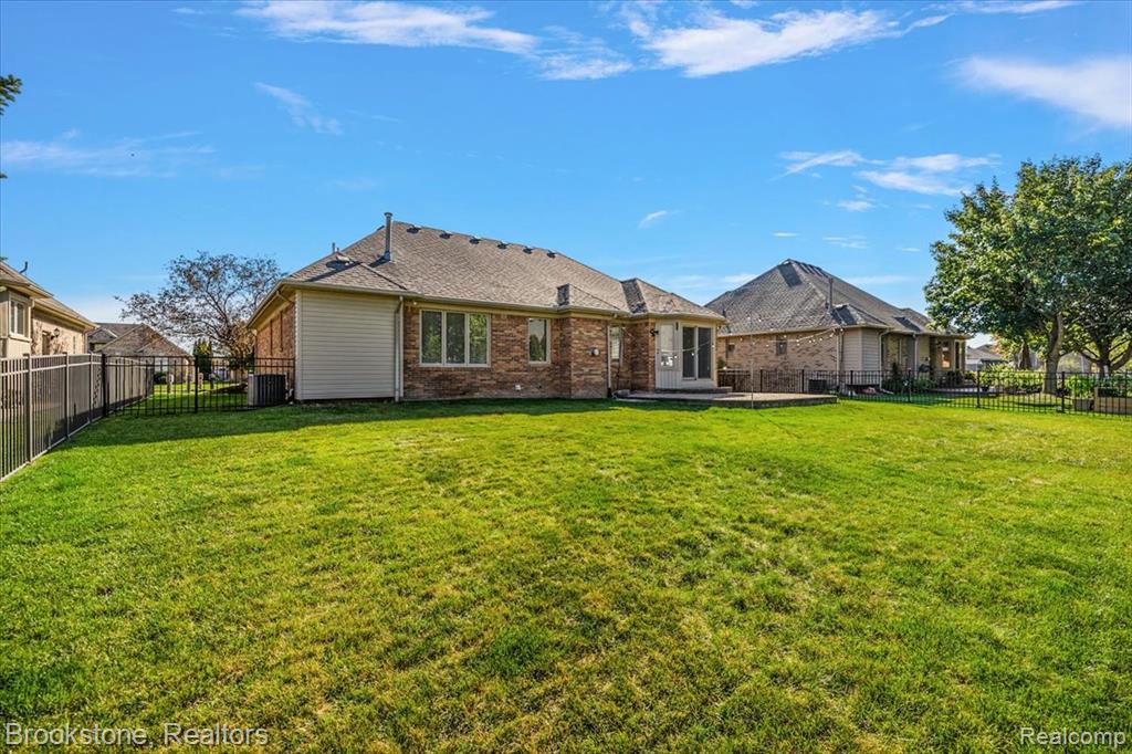 54643 Berryfield Drive, Macomb, MI 48042 — Photo 41